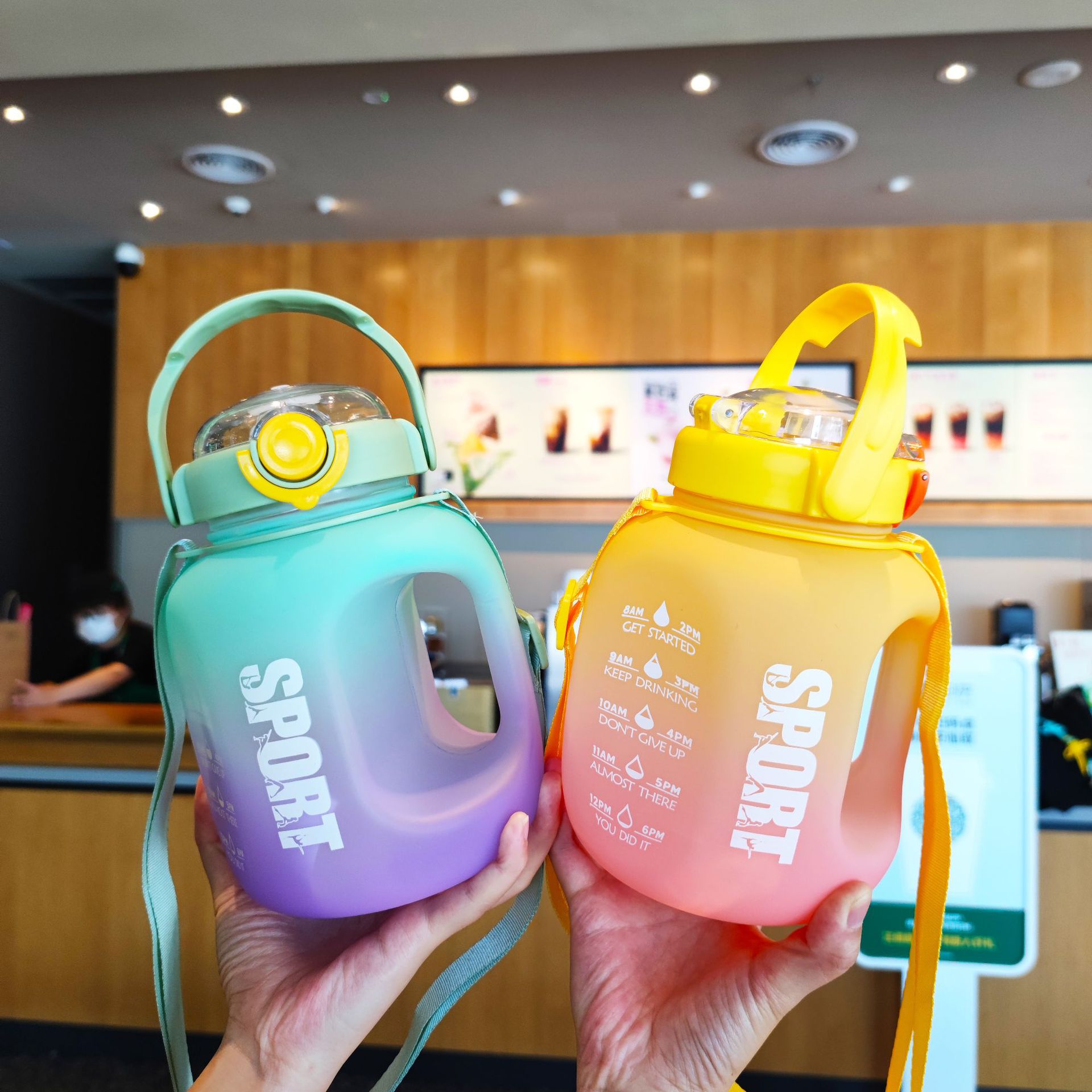 Gradient frosted large-capacity, irregular-shaped flat water bottle, sports and fitness water bucket, portable rope, duckbill hot water cup Specification drawing
