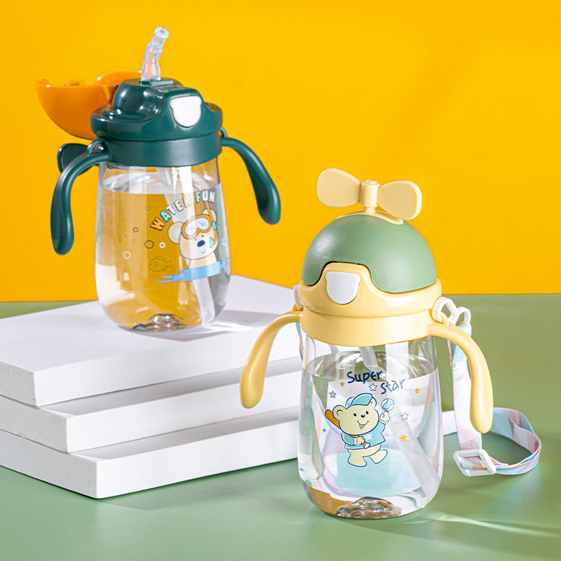 Changnuo Cartoon cute straw Cup Plastic Space Cup for both boys and girls, portable for going out, leak-proof and shock-resistant Application Scenario