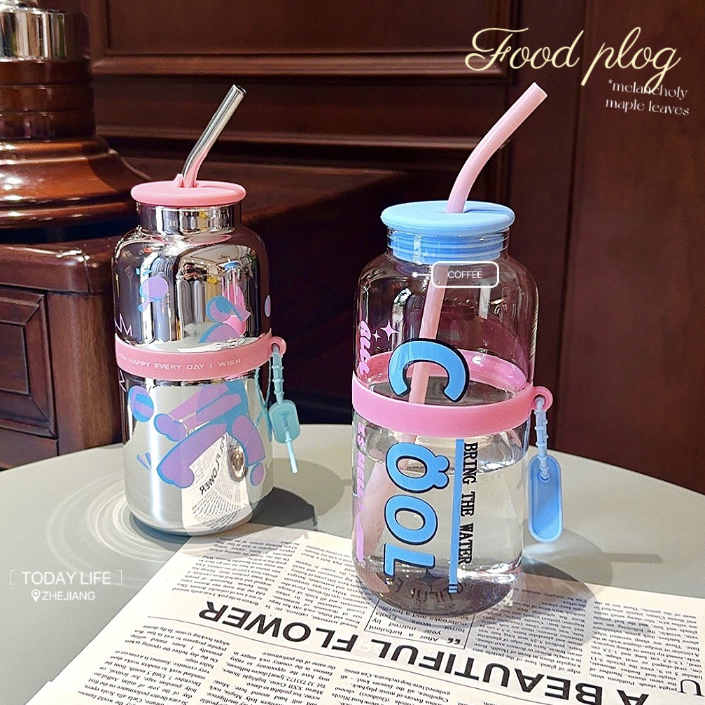 Wholesale of 2025 new style glass cups with high mirror finish, large capacity straw cups, and simple English water cups for office and home use full figure