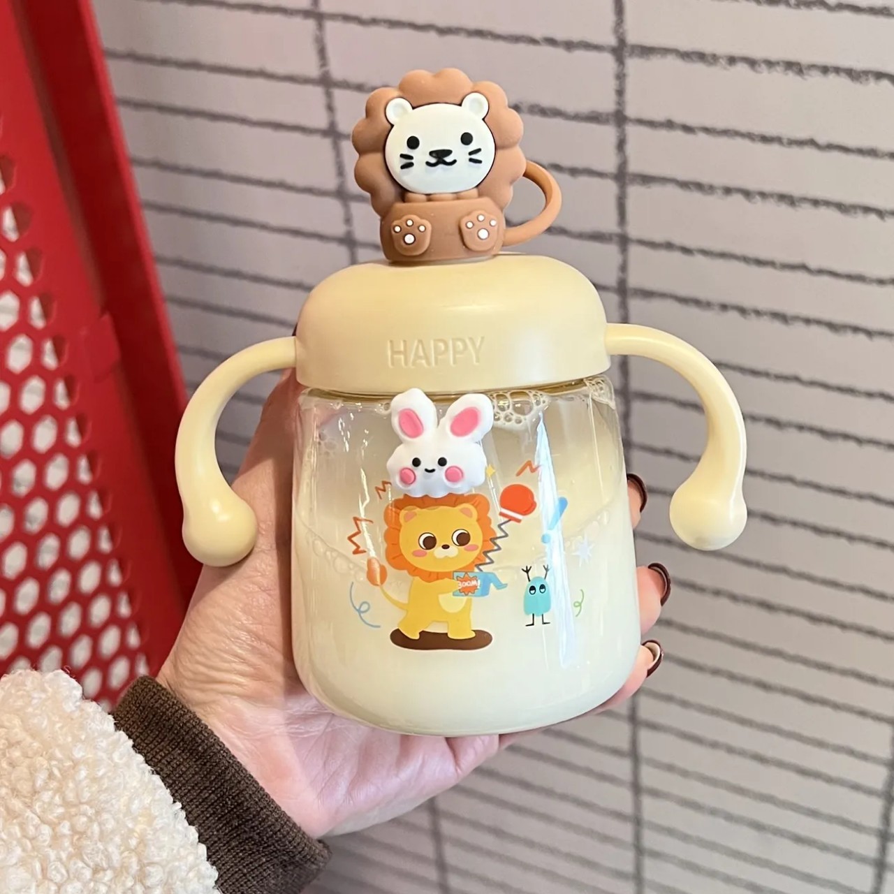 Children's milk cups, direct drinking bottles, 1-3 years old babies' learning drinking cups, drinking milk straws, water cups, learning drinking cups for kindergartens Application Scenario