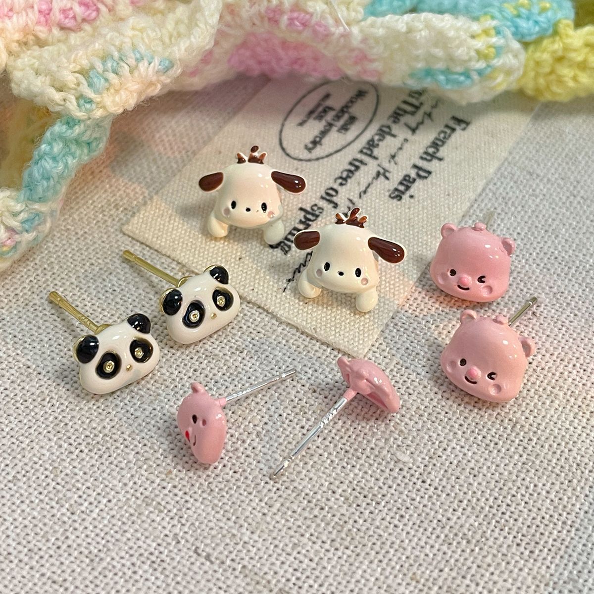 Cartoon cute pink beaver stud earring student set for girls, a unique and childlike charm, fresh and versatile, exquisite animal earrings Specification drawing