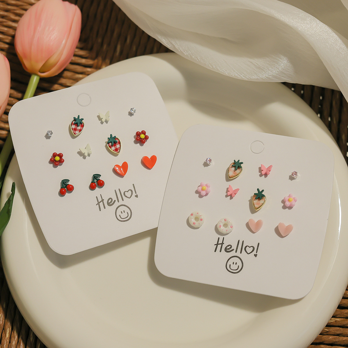 Cute strawberry cherry silver needle stud earrings, sweet and versatile student earrings, new Instagram simple, small and exquisite earrings full figure