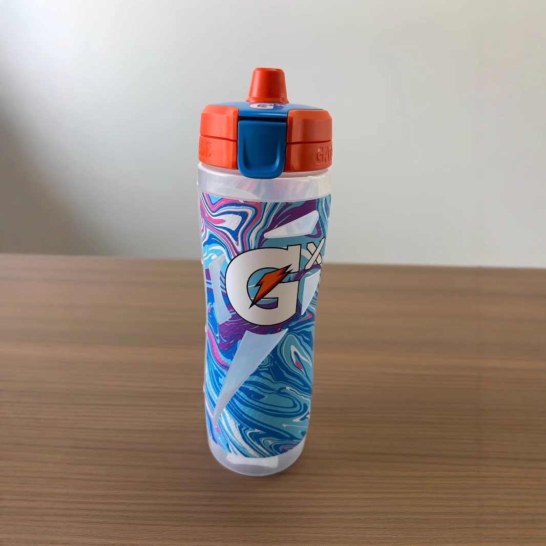 The Gatorade large-capacity PE extruded water bottle, a fitness plastic water bottle of the same style as the popular sports brand Gatorade details Picture