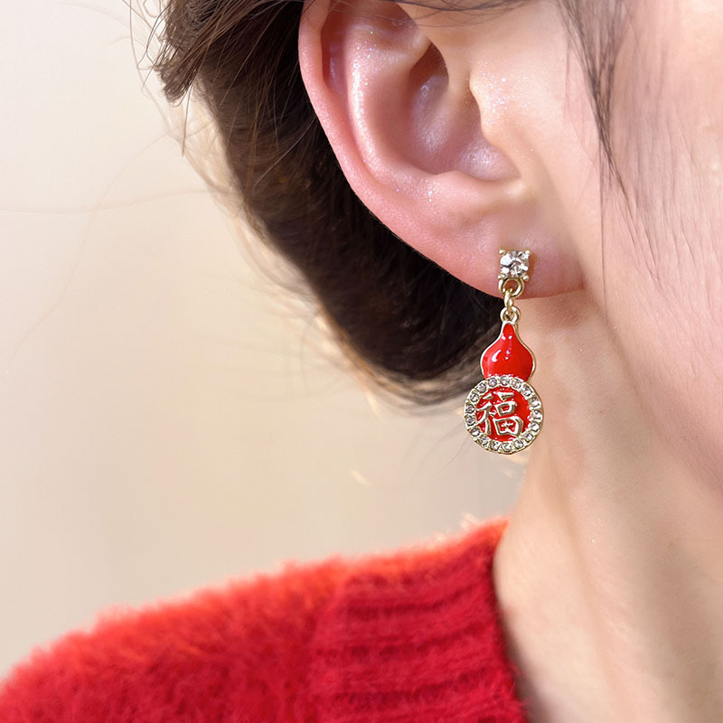 New Year red earrings, women's red festive lucky bags, zodiac year earrings, 2025 new trendy and best-selling New Year earrings Specification drawing