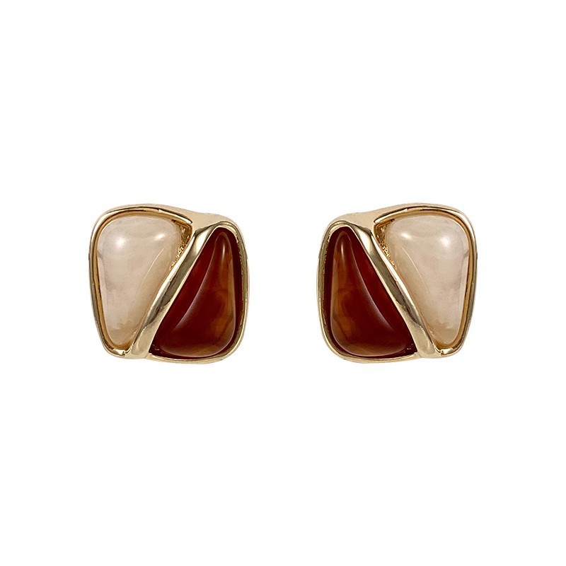 French unique caramel-colored pearl earrings suitable for autumn and winter, 2024 new style, light luxury and high-end stud earrings for women Item Picture