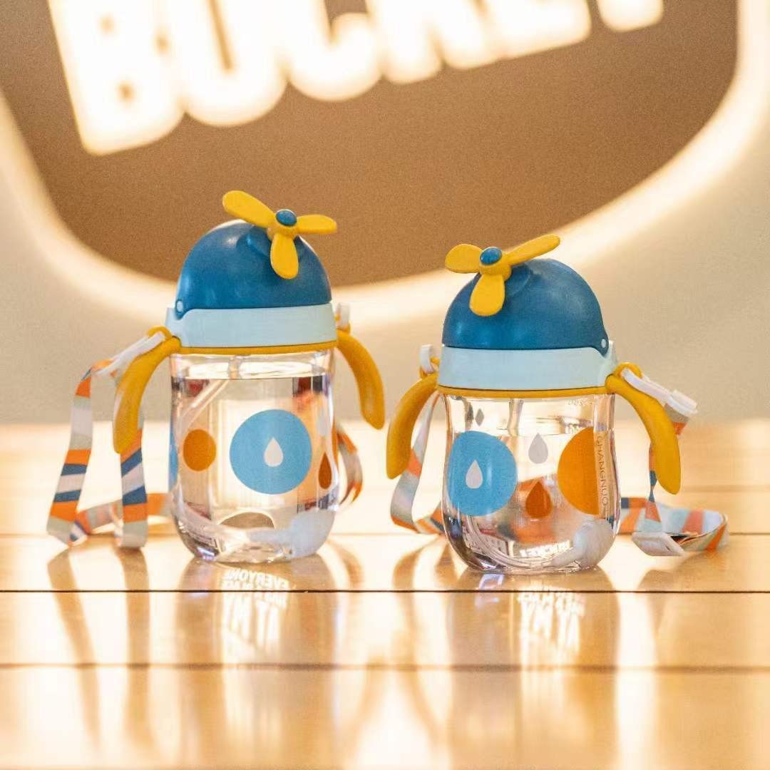 Children's straw water cup, cute for infants and toddlers, cartoon and small, carrying a straw scale to learn to drink milk details Picture