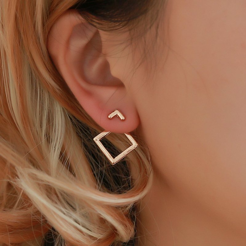 Wholesale of popular Japanese and Korean accessories, fashionable, personalized and versatile earrings, minimalist geometric hollowed-out diamond-shaped square stud earrings full figure