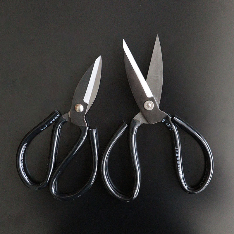 Kitchen Knife King scissors, black plastic handle carbon steel anti-rust scissors, pointed tip tailor paper-cutting box scissors, household and industrial scissors Specification drawing