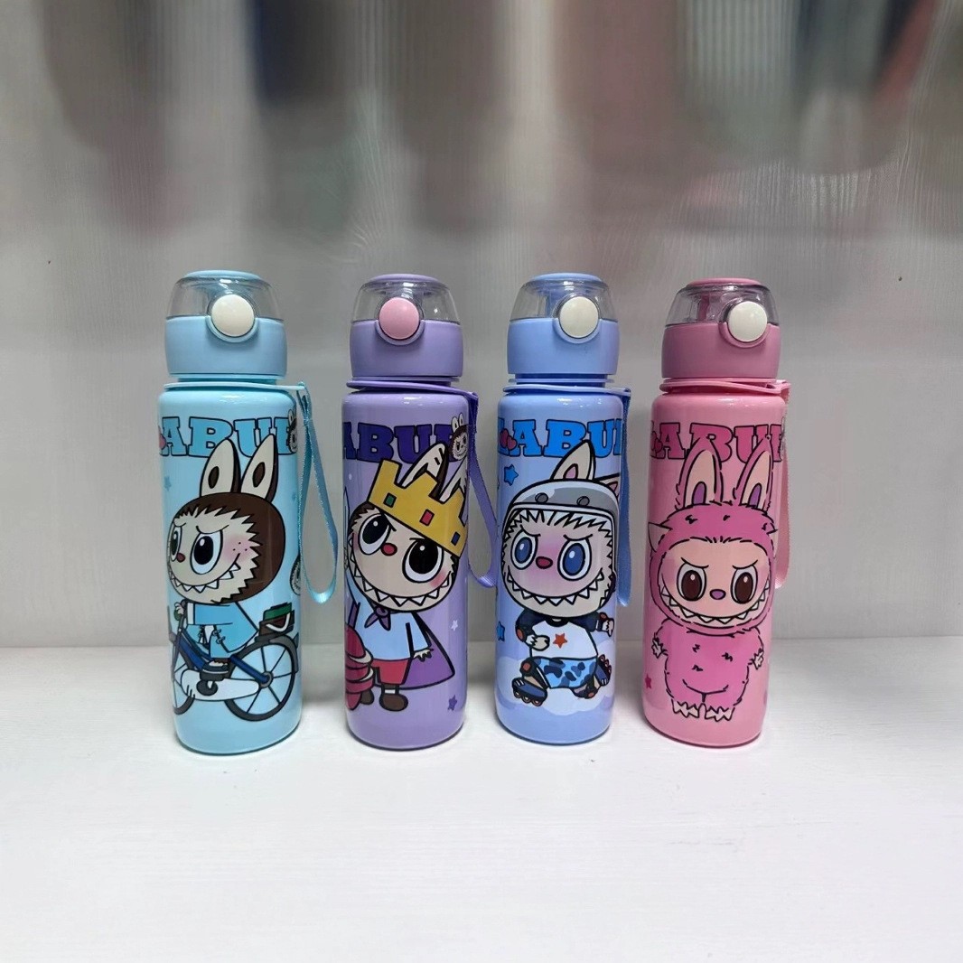 Hot-selling cartoon plastic cup, high appearance level, large capacity matte bouncy straw cup, portable cup with handle Application Scenario