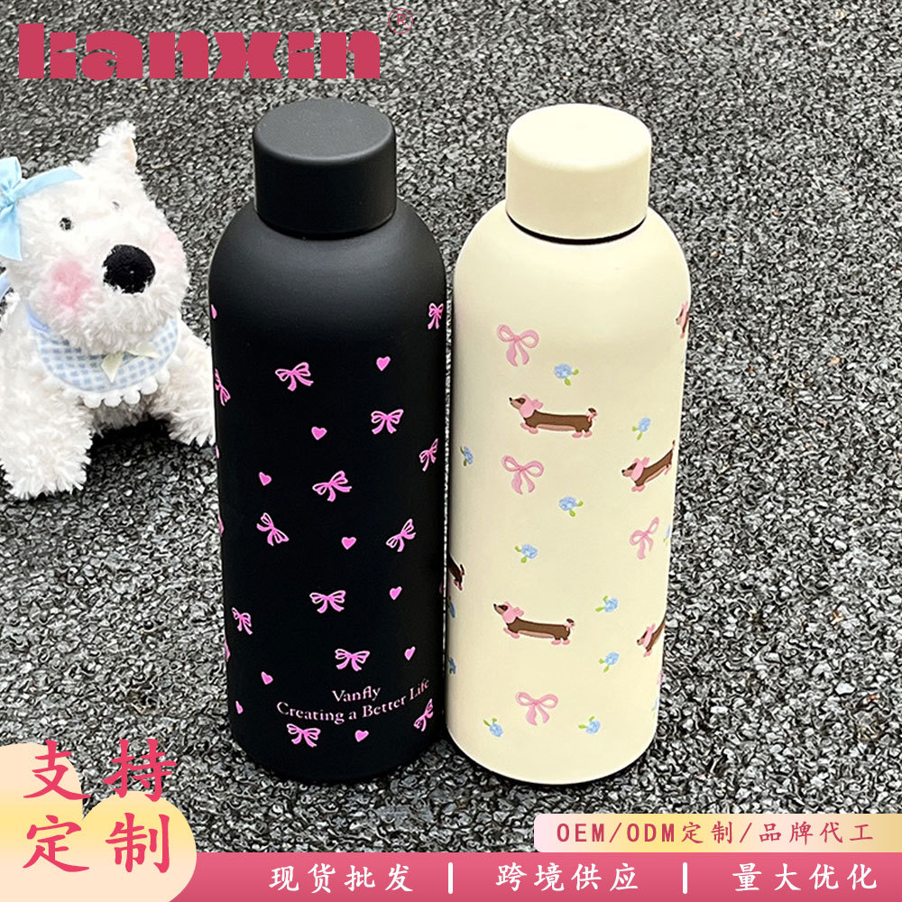 The 2024 new model insulated cup is a large-capacity water cup specially designed for girls and students to go to school. It is a portable and exquisite stainless steel cup full figure