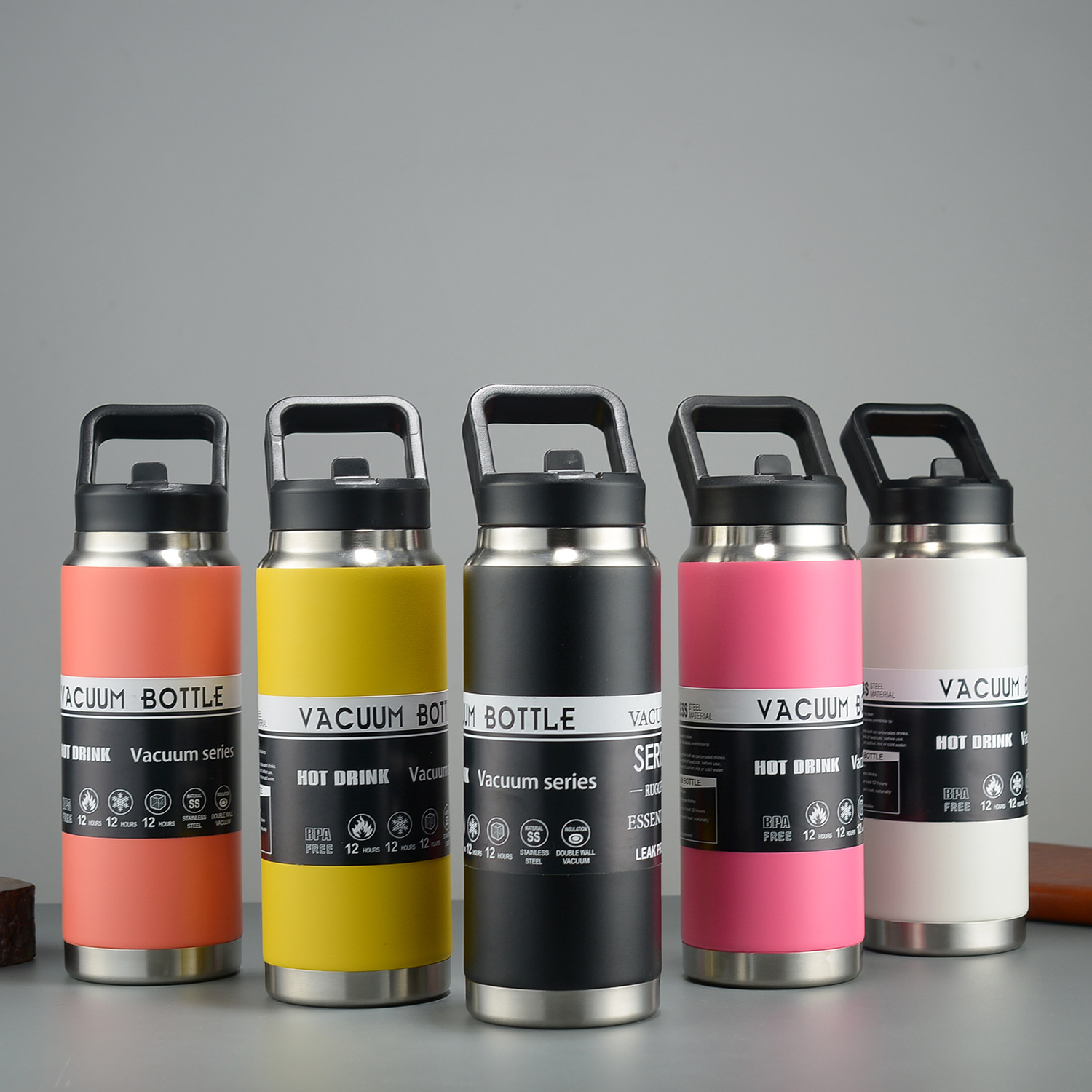 A large-capacity portable 304 stainless steel outdoor car cup and insulated cup of the same style as YETI full figure