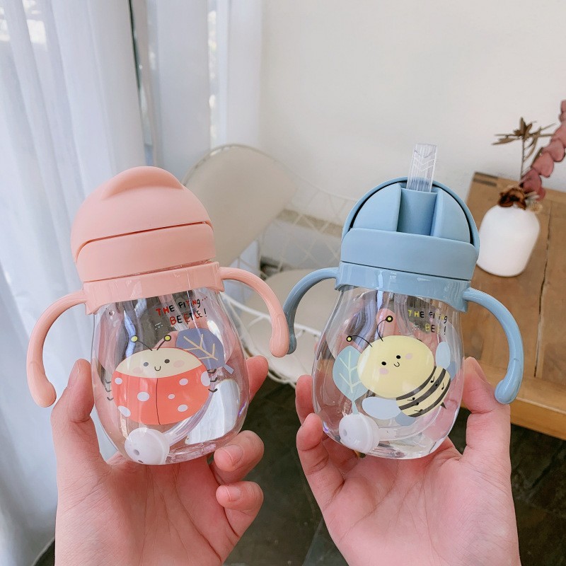 Baby water cup straw, cute anti-choking, gravity ball, kindergarten children's learning to drink cup handle portable water full figure