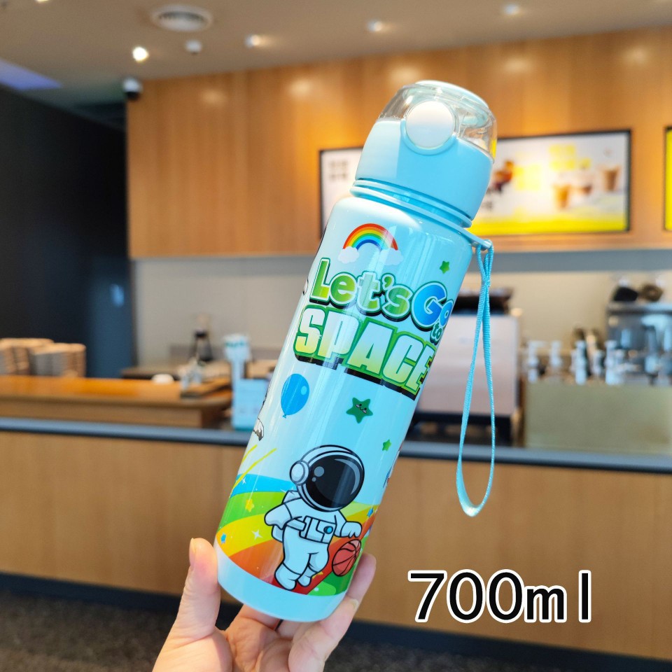 Cross-border space astronaut straws, plastic cups, plastic lifting ropes, fitness sports space cups, student and adult travel cups full figure