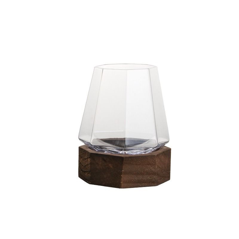 Octagonal rotating glass, creative unbreakable figure, whisky wine glass, personalized wine glass, diamond glass, conical classical wine glass, cross-border Item Picture