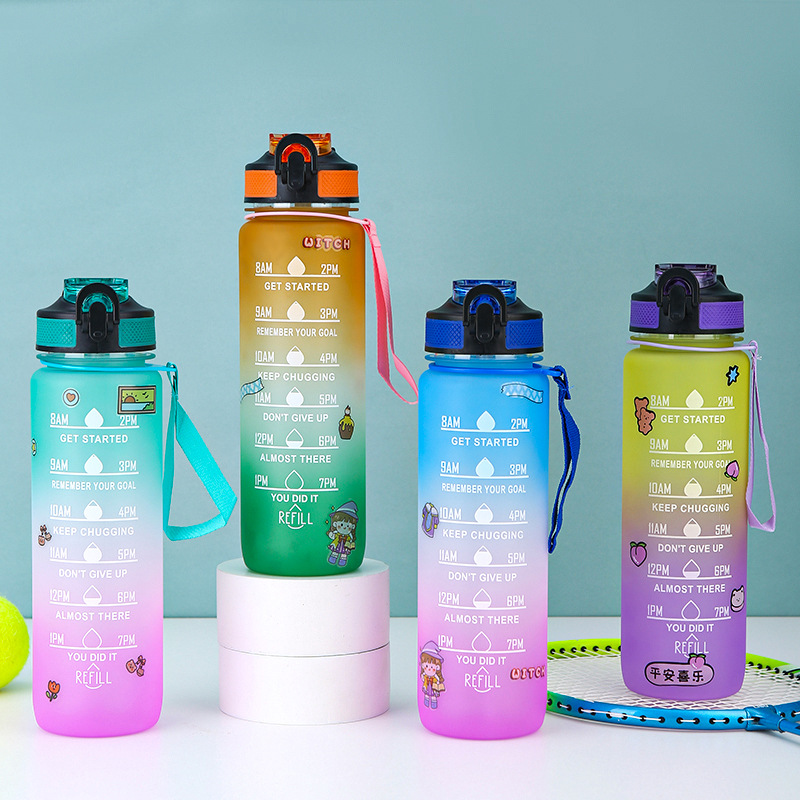Wholesale of cross-border sports water bottles, plastic cups with scales, large-capacity bouncing LIDS, straw cups, PC gradient color space cups full figure