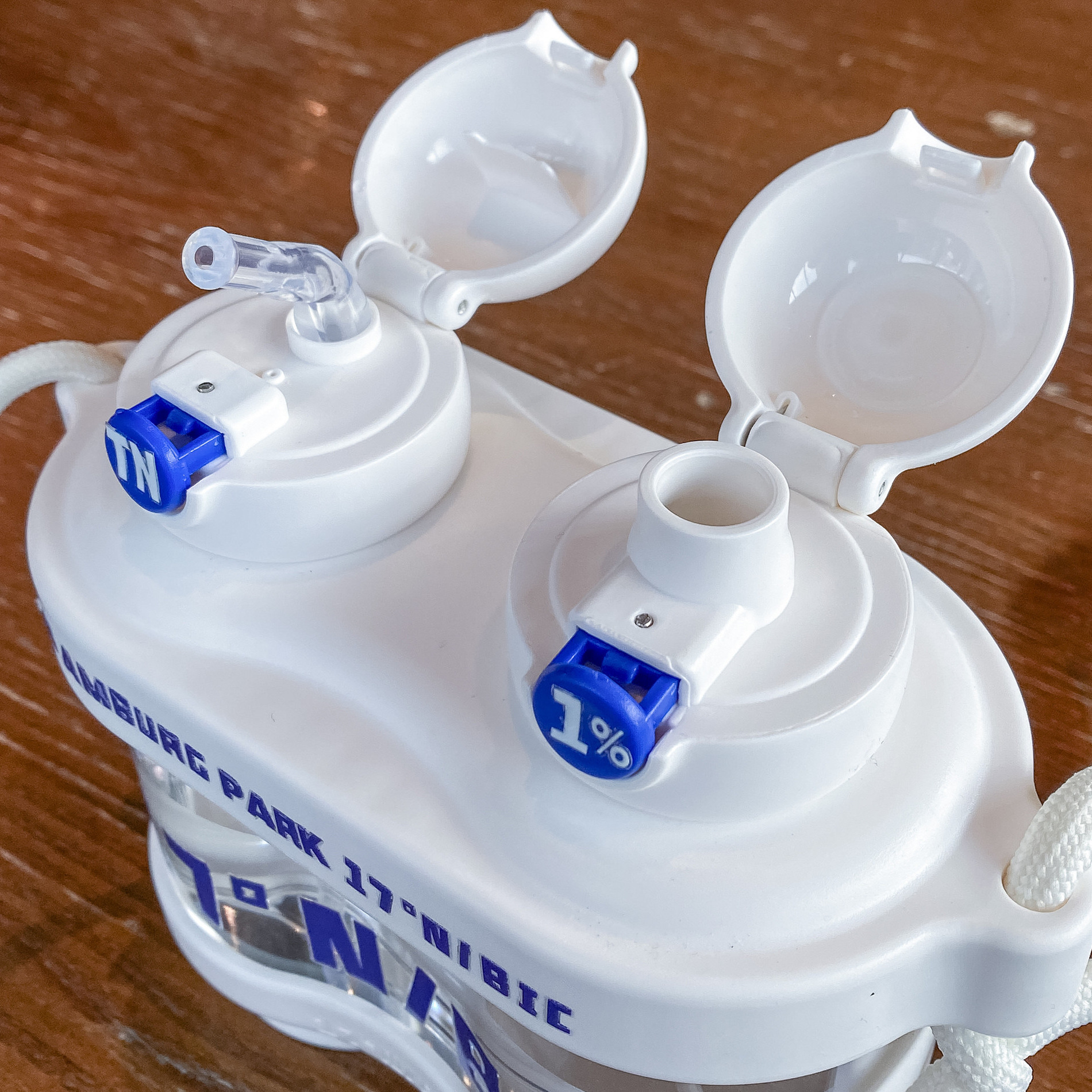 The new children's water cup is eye-catching, featuring a cartoon straw cup. It is cute and has a high level of appearance. It is a large-capacity outdoor sports double-compartment water bottle Application Scenario