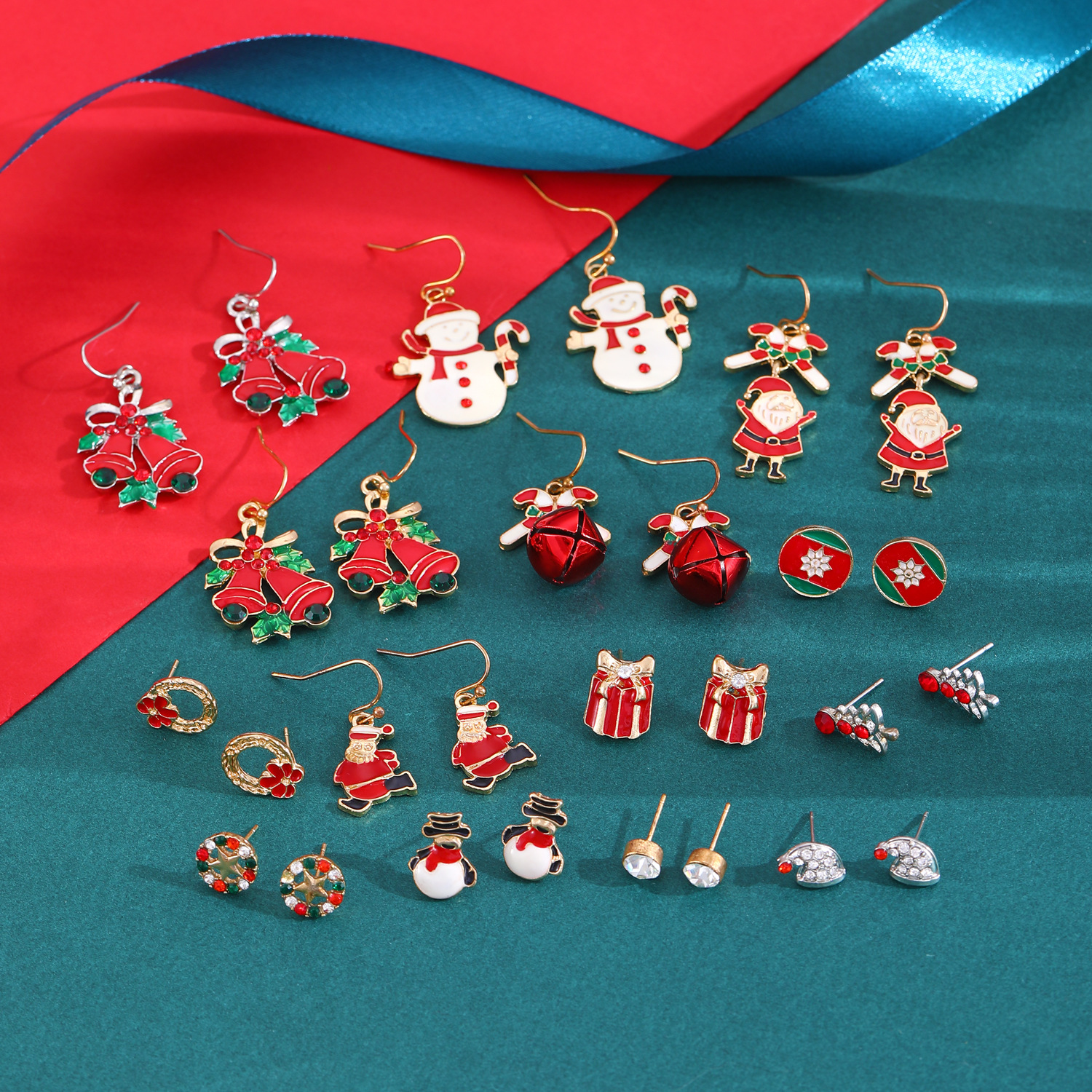 Cross-border Christmas stud earrings set, alloy oil-dripping Santa Claus bell earrings and pendants, autumn and winter Christmas earrings for women details Picture