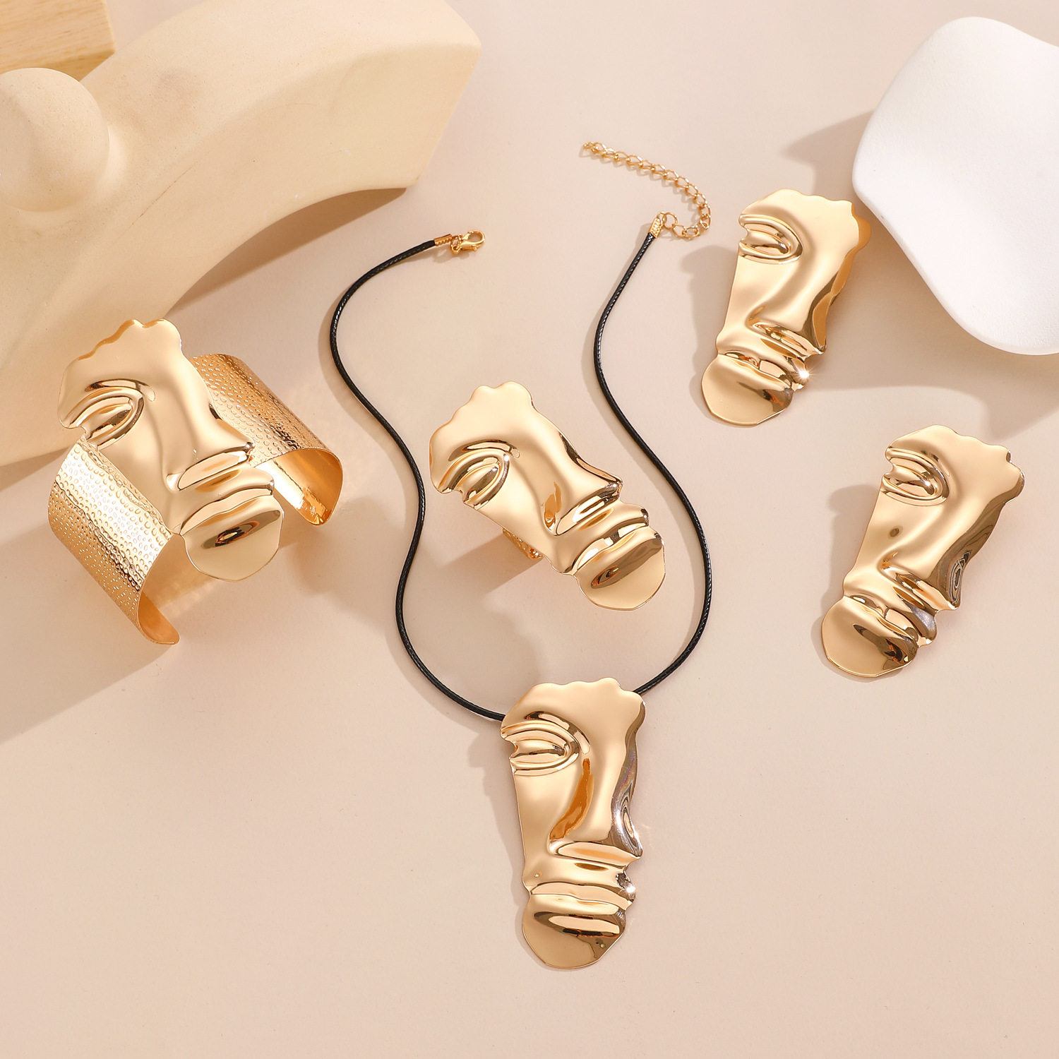 Exaggerated personality, Amazon cross-border, long-awaited avatar, face, earrings, ring, bracelet, necklace, set for women Specification drawing