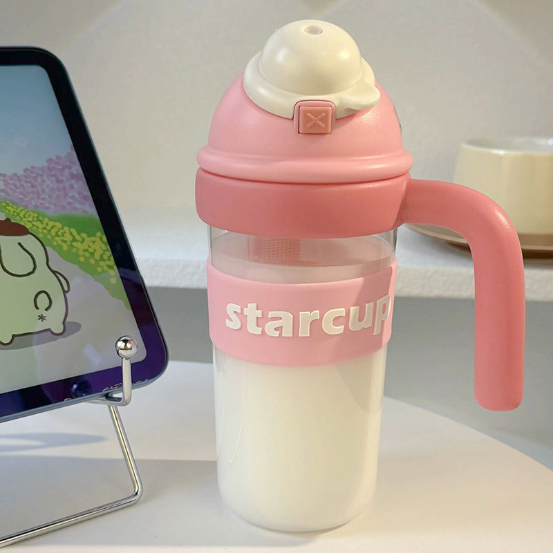 Girls' bouncing water cup, cute ins with handle, girls' straw cup, portable large-capacity straw plastic cup Application Scenario