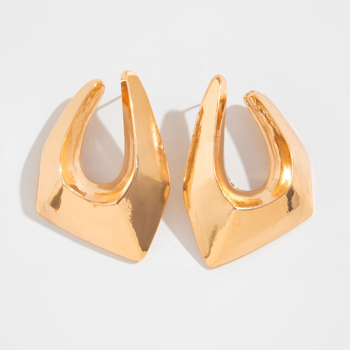Cross-border foreign trade pleats earrings European and American punk circular geometric large stud earrings exaggerated metal liquid earrings Item Picture