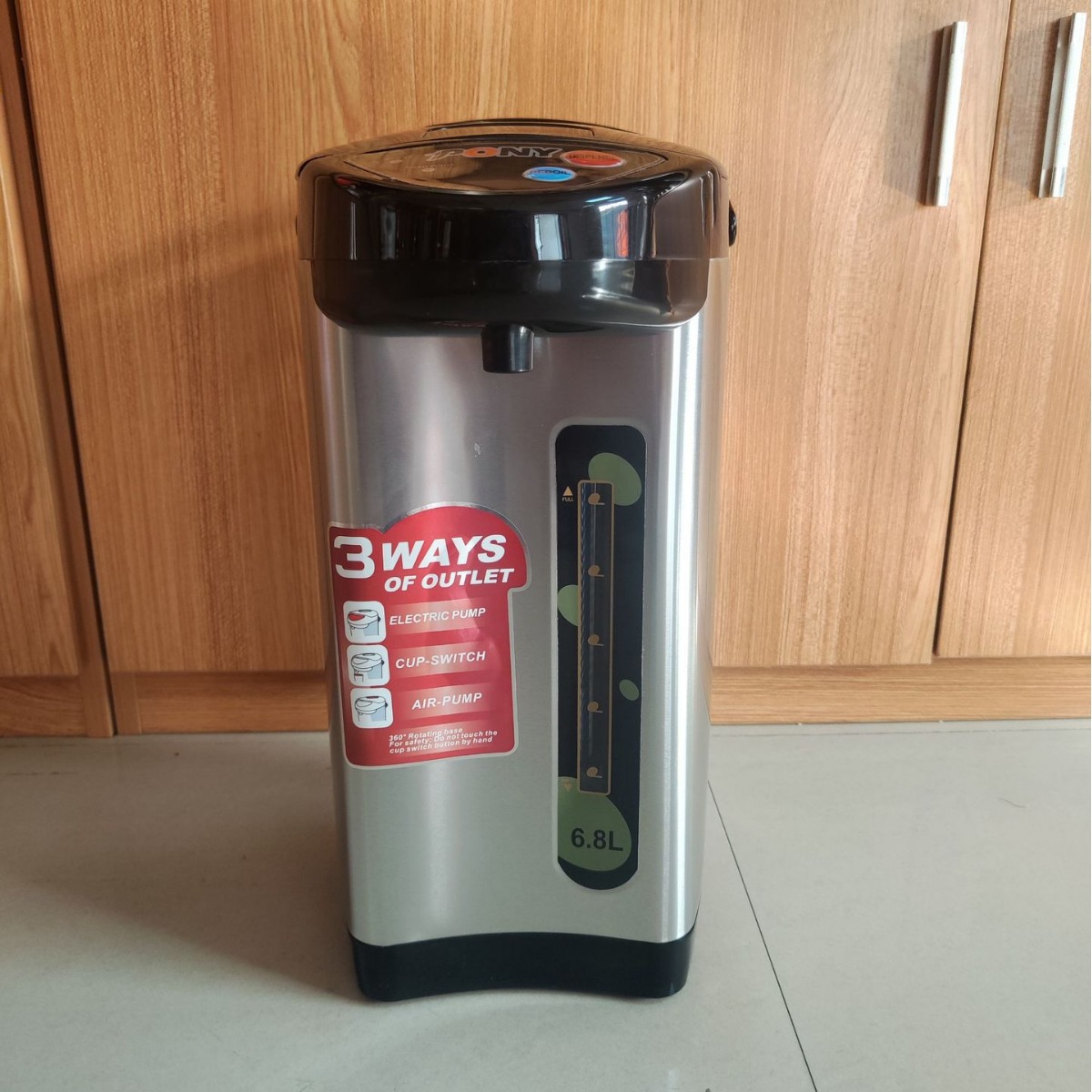 Foreign trade cross-border 110V constant-temperature electric kettle for European, British and American standards, 6.8L large-capacity integrated insulated electric kettle Application Scenario