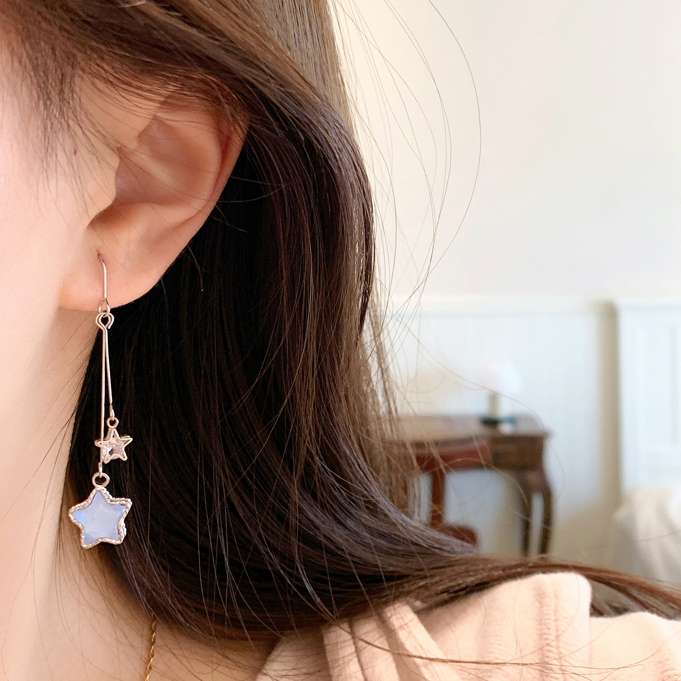 Summer super fairy ocean jellyfish zircon earrings, women's silver needle, sweet and exquisite, five-pointed star tassel shell stud earrings details Picture