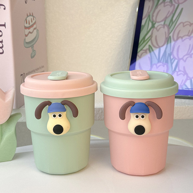 New summer plastic cup with high appearance level, heat-resistant straw, food-grade plastic hand-held large-capacity water cup, portable details Picture