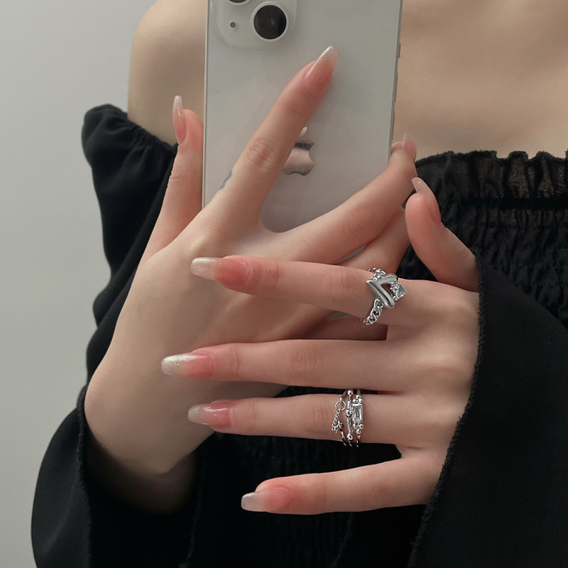 Cold and stylish chain heart-shaped ring for women on Instagram, adjustable opening, food ring, niche, individualistic and high-end jewelry details Picture