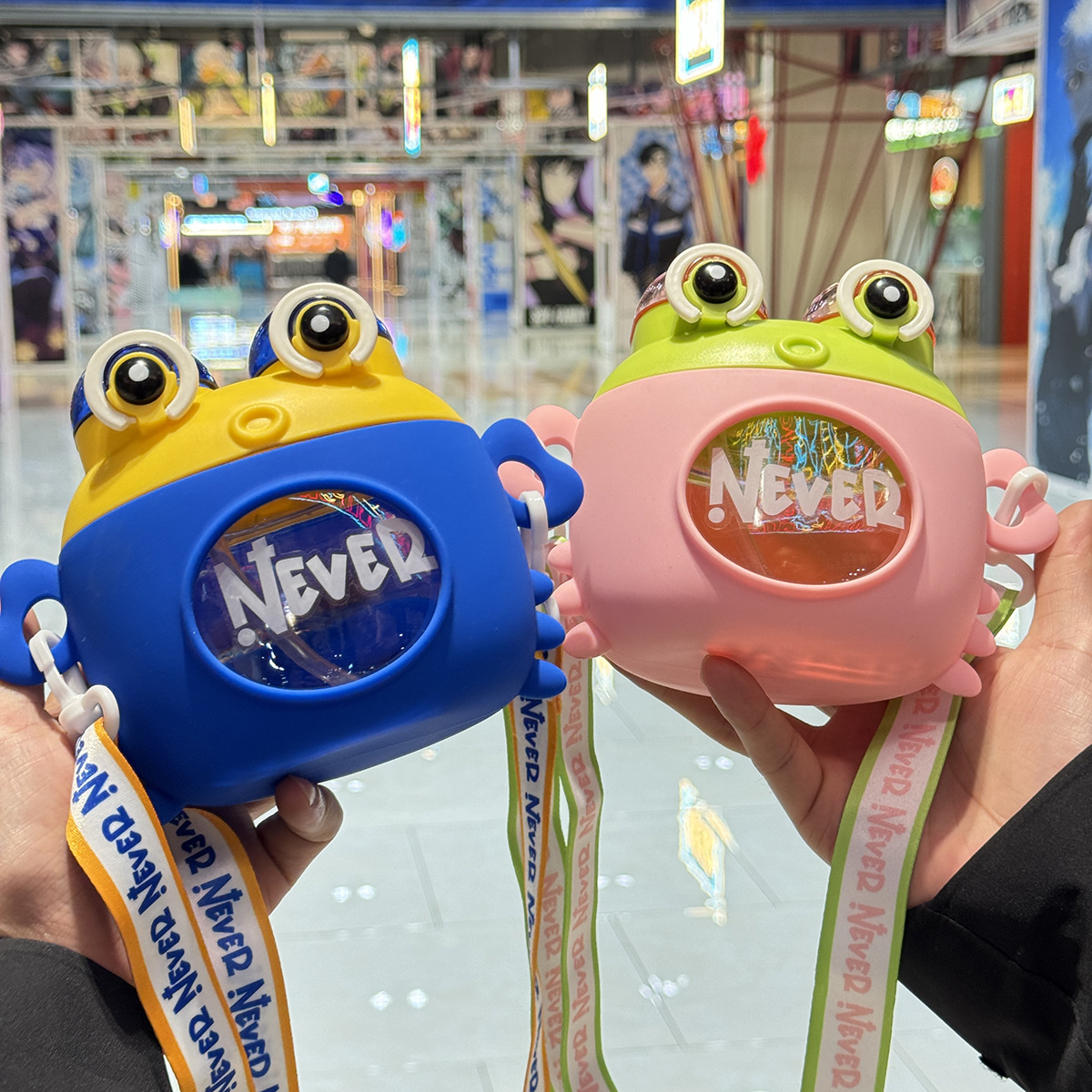 Cute children's water cups on Instagram, little crabs, students going to kindergarten, boys' and girls' straw cups, portable cups details Picture