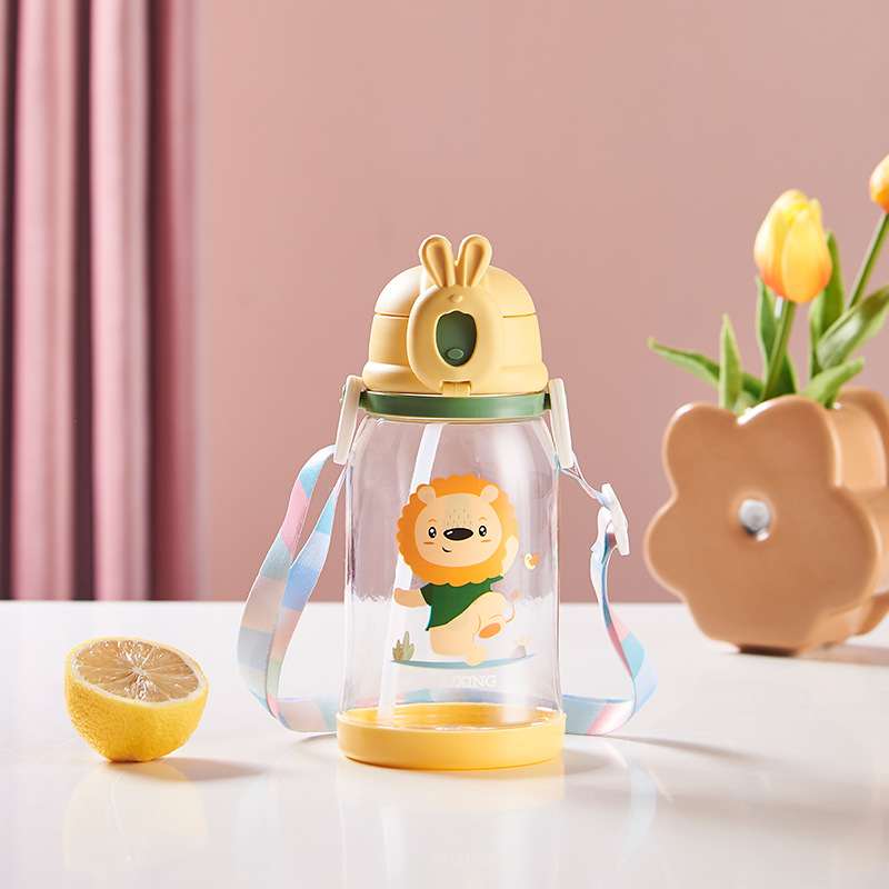 Cute large-capacity plastic water cups with straws, leak-proof portable cups for boys and girls, outdoor crossbody space cups wholesale Specification drawing