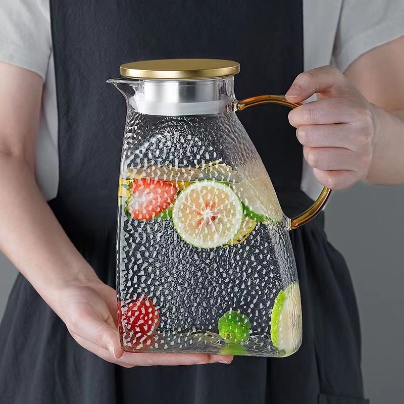 Refrigerator cold water bottle, summer household high-temperature resistant large-capacity cold water bottle, flower teapot, high borosilicate teapot cup Application Scenario