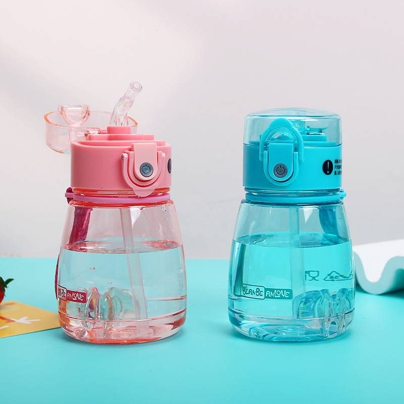 Korean version small, mini and cute children's straw cup, baby plastic cup, portable and carefully selected daily necessities water cup for women Application Scenario