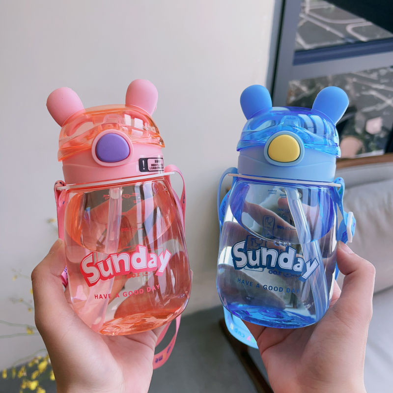 Children's water cup, straw cup, cute and super adorable. Summer creative cartoon portable carrying cup for primary school boys and girls to drink water full figure