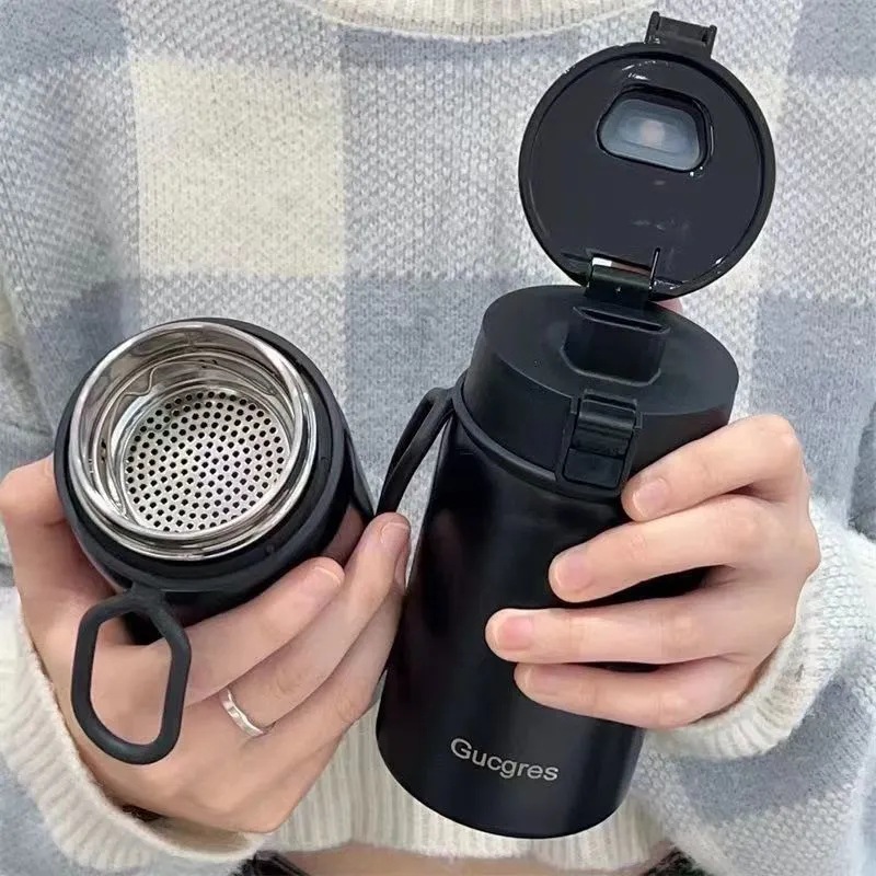 The 2025 new minimalist and niche internet-famous bestseller is a portable and compact 316 stainless steel insulated cup with a high level of appearance for girls details Picture