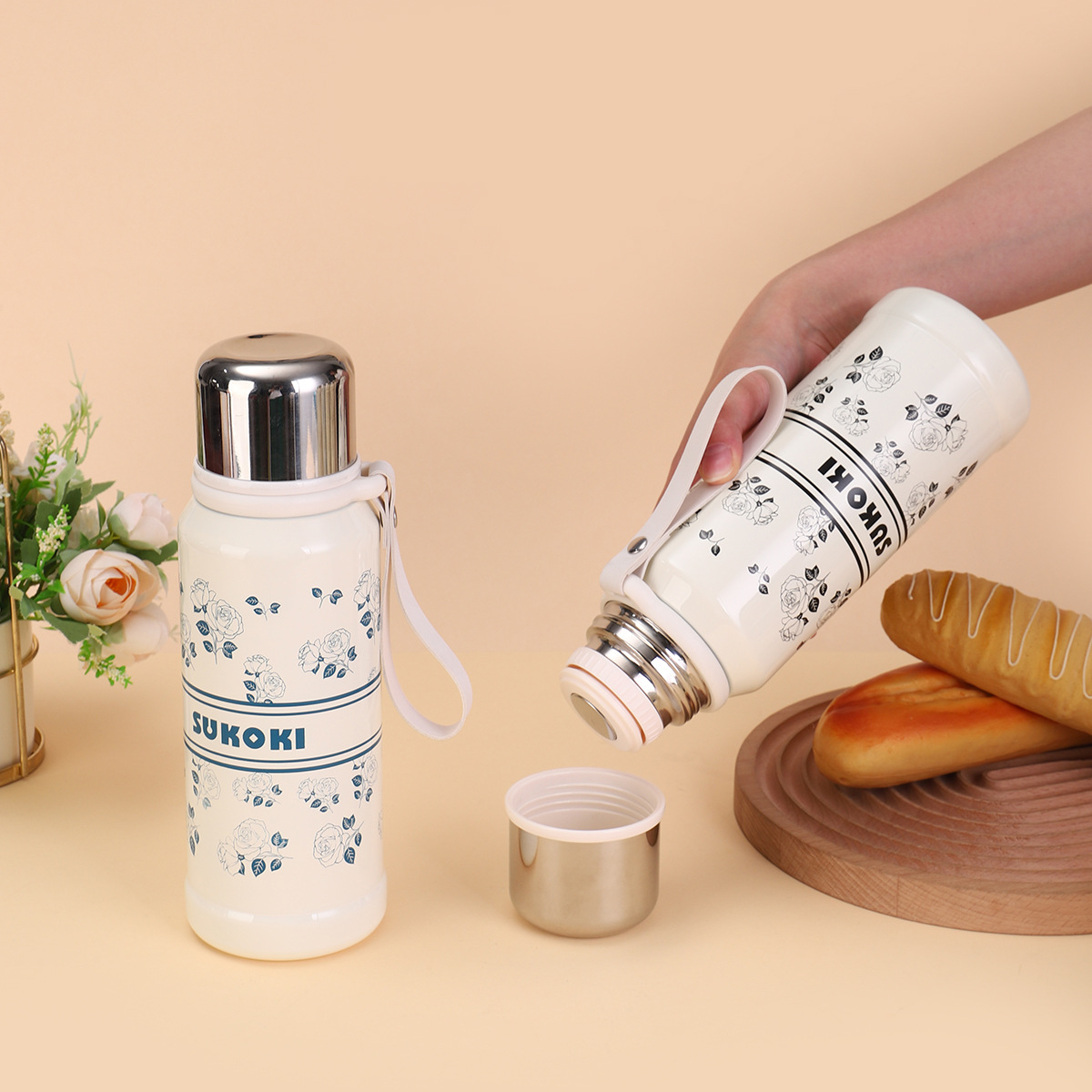 Creative, high-appeal rose insulated cup, large-capacity 316 stainless steel hand-held water bottle, portable tea cup for office workers Application Scenario