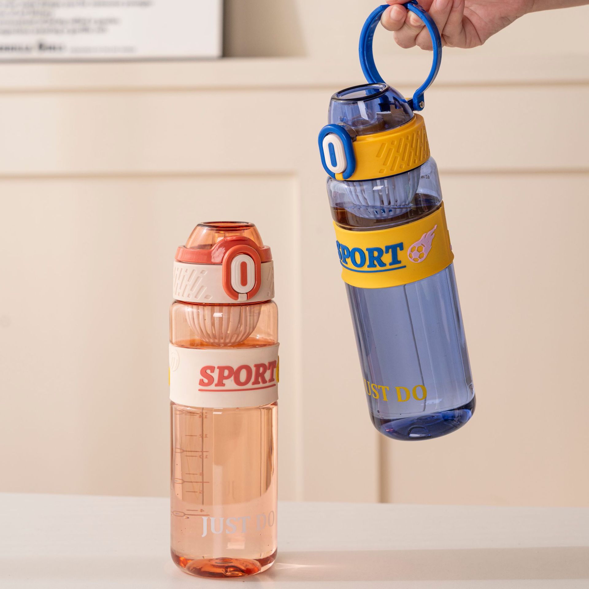 New high-appearation-level plastic space cup with a leather case, heat-insulating portable direct drinking cup, student sports water cup with a filter for fitness Specification drawing