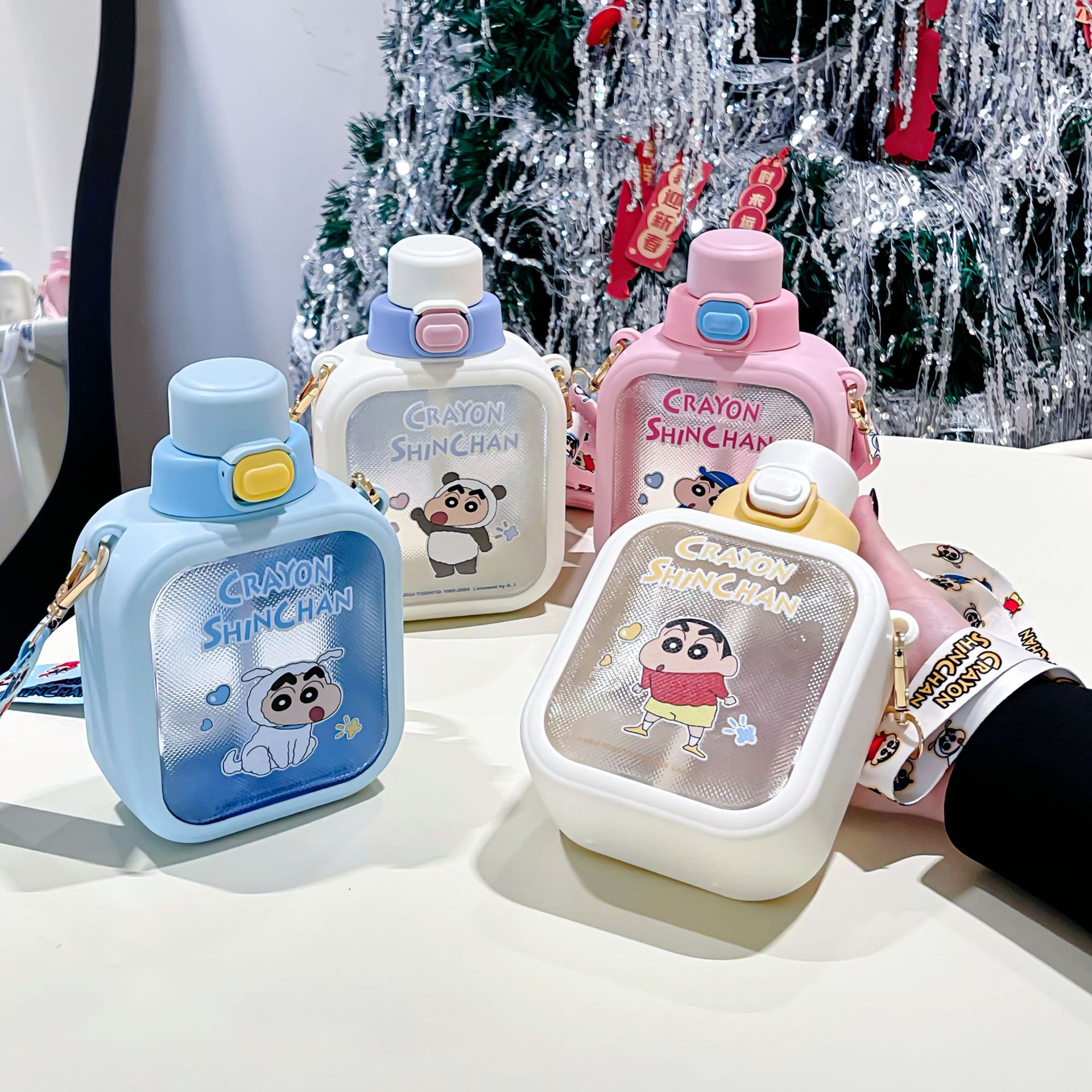 Crayon Shin-chan official cube sugar plastic cup, convenient cup with large capacity water cup, children's high appearance level straw cup pot Application Scenario
