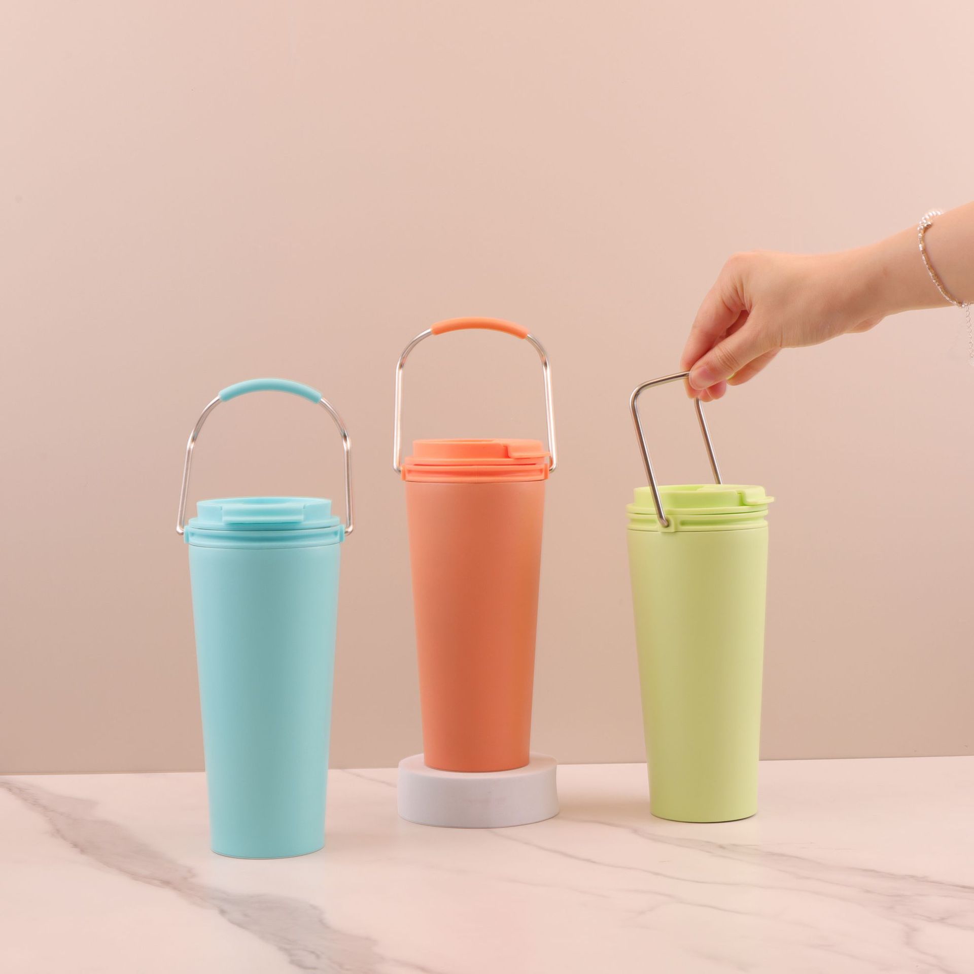 Cross-border 304 stainless steel double-layer straw car cup, large-capacity portable sports car ice cup, outdoor Specification drawing