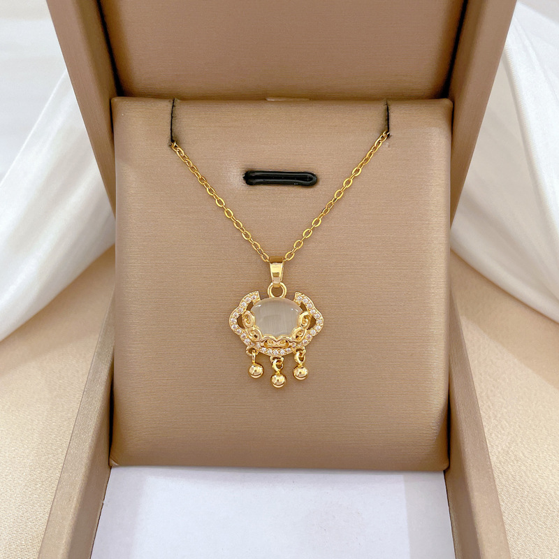 【 Titanium Steel 】 Longevity Lock Auspicious Cloud Ruyi Light Luxury Design Versatile Korean-style Instagram Niche Design Live-streaming necklace full figure