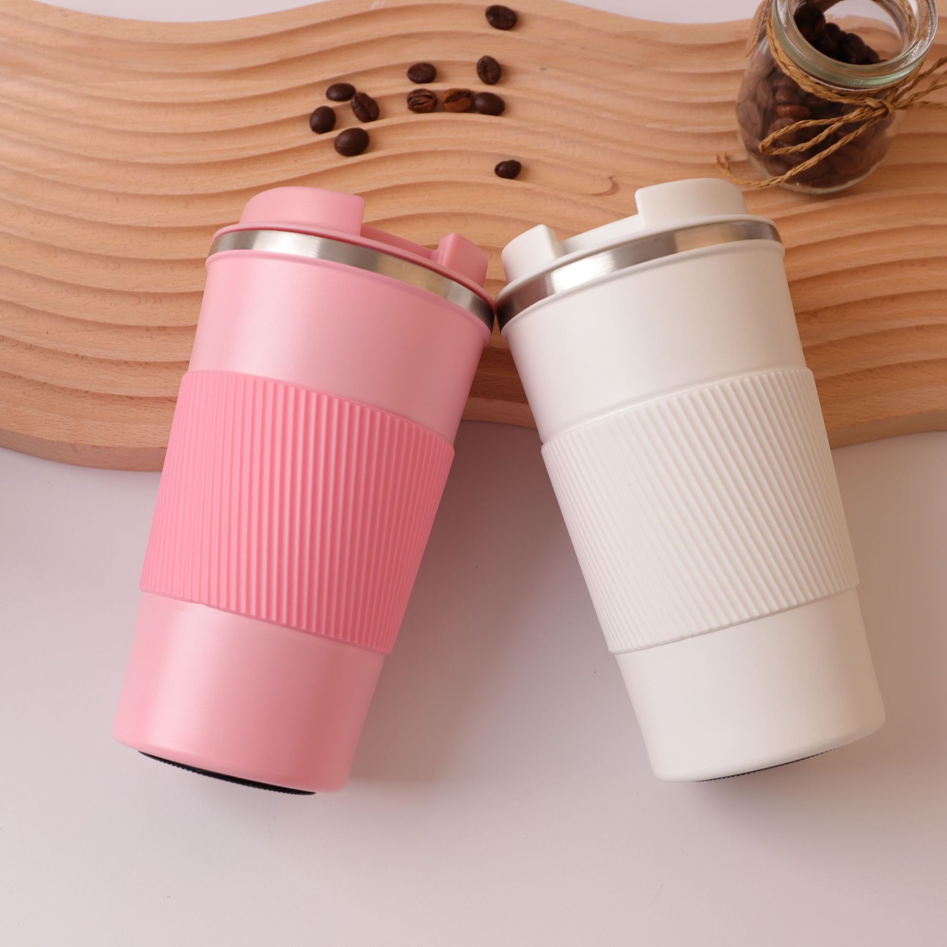 Cross-border 304 stainless steel coffee cups, double-layer vacuum insulated cups, office mugs, outdoor leisure car water cups Application Scenario