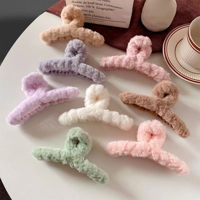 Autumn and winter bestsellers: Large plush hair clips for women, sweet and elegant. Fluffy hair clips with a large amount of hair and a hair clip at the back of the head Specification drawing