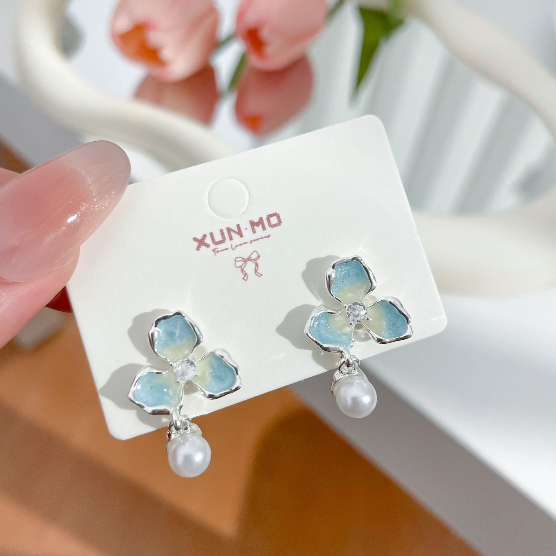 Original design, light luxury, gradient floral stud earrings, enamel tassels, new summer versatile earrings, sweet earrings Item Picture