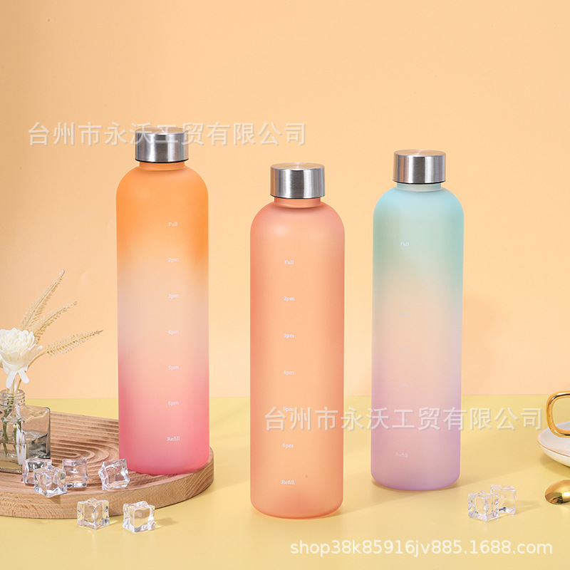 Amazon 1000ML gradient color large capacity frosted water cup, stainless steel lid space cup, portable sports plastic cup details Picture