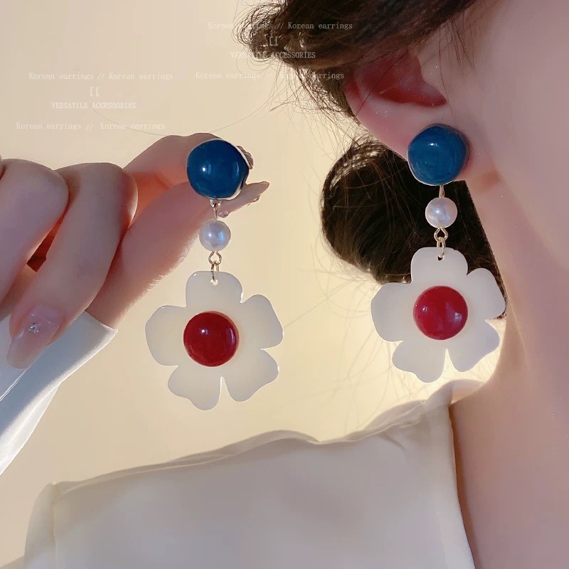 The fresh and delicate flower-shaped earrings are a new bestseller for women in 2025. They are sweet and elegant earrings with a niche design and a high-end feel Specification drawing
