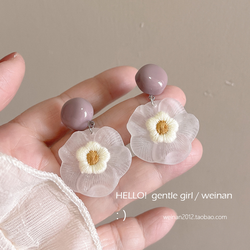 Spring and summer fresh and transparent small pink flower stud earrings, super fairy-like vacation photo frosted flower earrings, sweet and girlish earrings Specification drawing