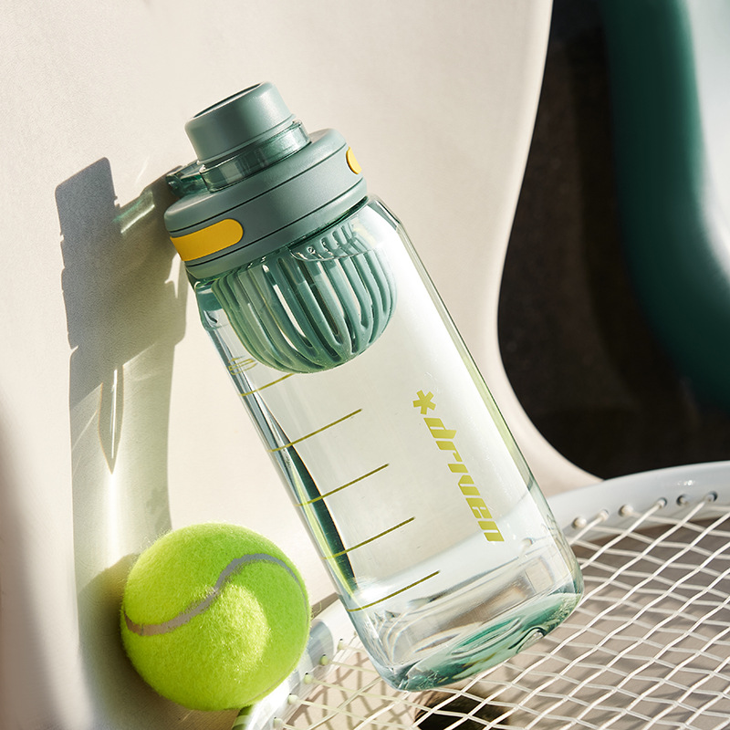 Summer simple sports water cups for men and women with high appearance standards, heat-resistant portable cups with tea strainers, custom-made plastic cups with silk-screen printing details Picture