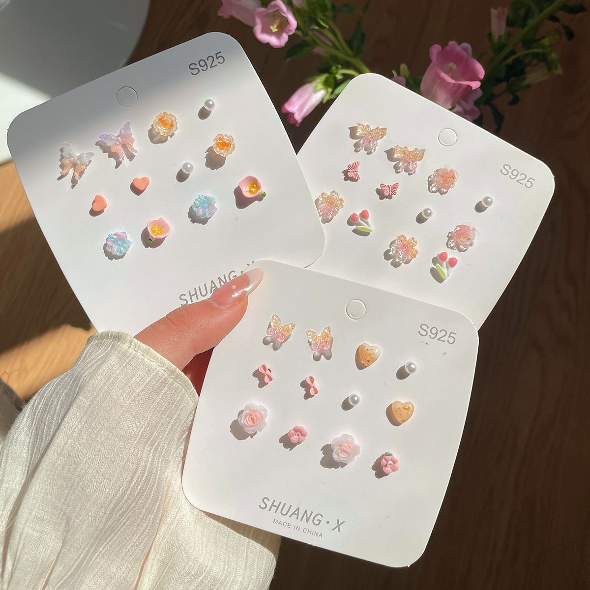Summer Butterfly One-week Stud earrings, silver needle for girls, pink, sweet, fresh and gentle, small floral resin earrings Specification drawing