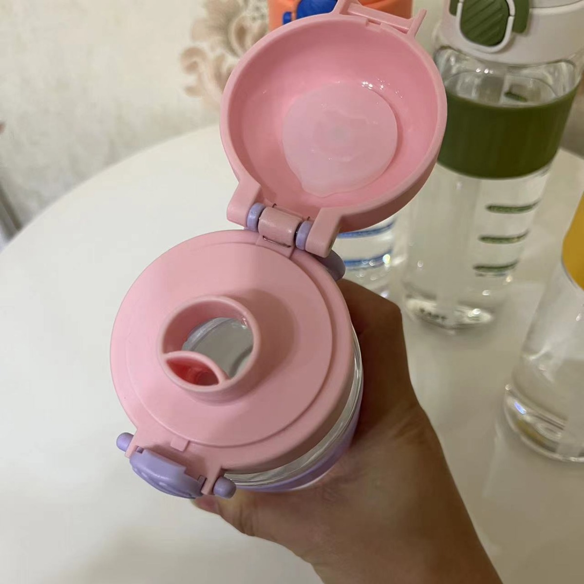 Gabi Rabbit Sensation Sports Internet Celebrity Water Cup: Simple, portable, anti-scald, large-capacity straw direct drinking cup for women and pregnant women Application Scenario