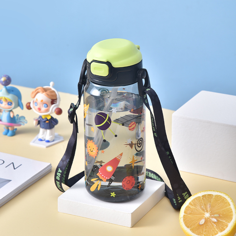 Wholesale of portable summer fitness plastic water bottles for boys, girls, children and students. Colorful and fashionable water bottles from the manufacturer details Picture