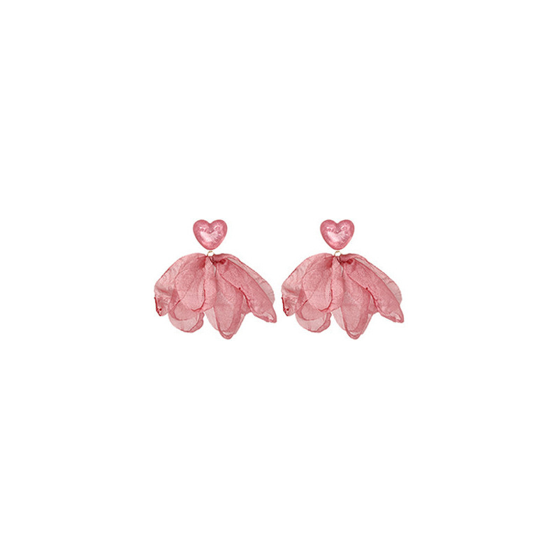 The pink petal earrings of the same style as Yang Chaoyue, a new sweet and cute earrings for women in 2025, with a travel and vacation style Item Picture